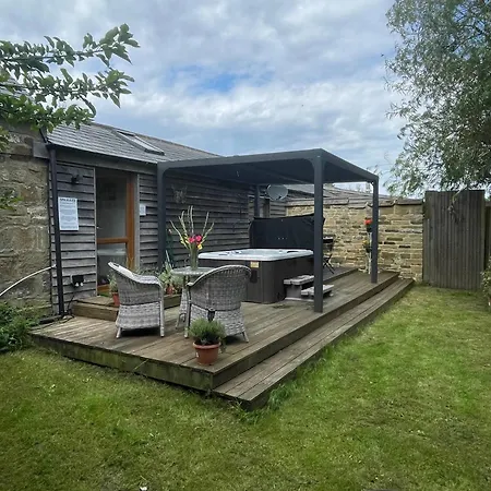 度假居 Country Hot Tub With Gazebo Peaceful