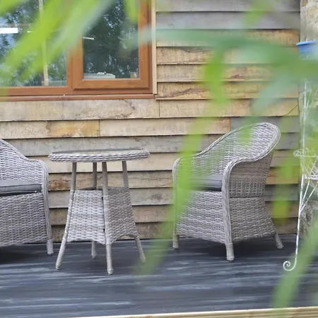 Country Hot Tub With Gazebo Peaceful Otley (West Yorkshire)